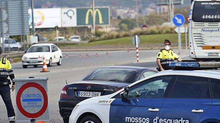 Es queda sense benzina, deixa el cotxe a l&#039;N-II a Figueres i l&#039;arresten per donar positiu en tres drogues