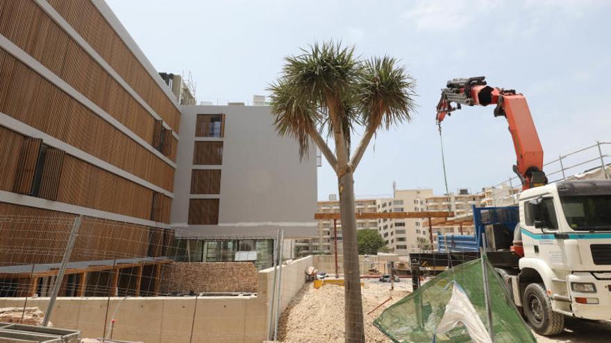 Obras del hotel que ha causado la rotura de la tubería de gas.