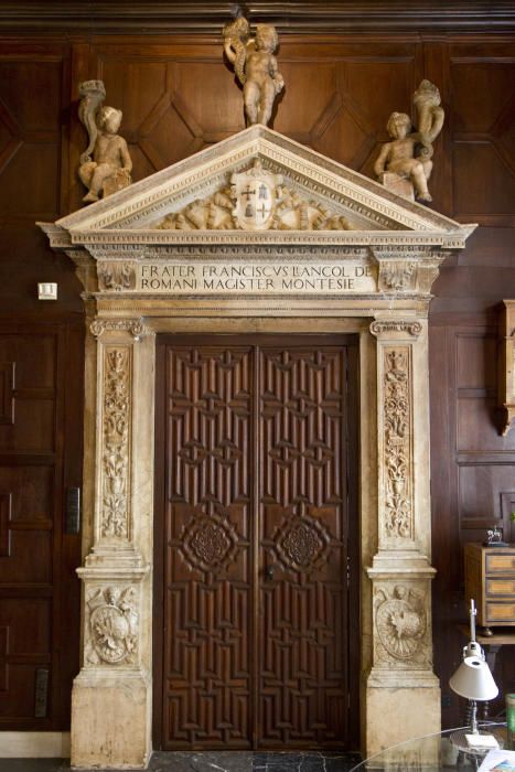 La puerta del Castillo de Montesa, ya en el Palau de la Generalitat.