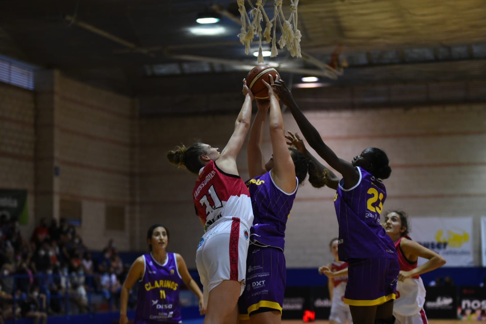 Fase interzonal por el ascenso a la Liga Femenina 2: Dobuss - Clarinos