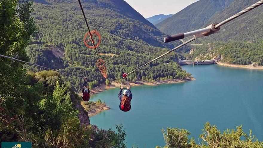 El valle de Tena planea una nueva tirolina sobre las aguas de Búbal