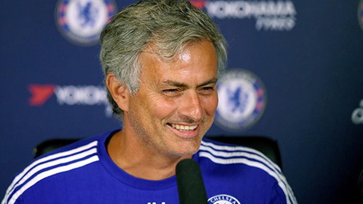 Mourinho seguirá como entrenador del Chelsea hasta 2019