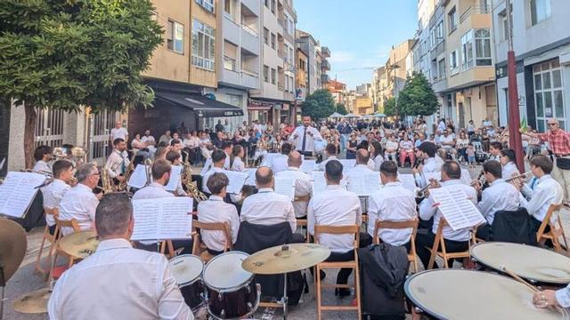 La Banda de Muimenta llena Lalín de música y Xirandola brilla en Canarias | NICOLÁS VARELA