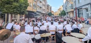 La Banda de Muimenta llena Lalín de música y Xirandola brilla en Canarias