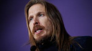 Archivo - El portavoz de Podemos, Pablo Fernández, ofrece una rueda de prensa, en la sede de Podemos, a 4 de diciembre de 2023, en Madrid (España).