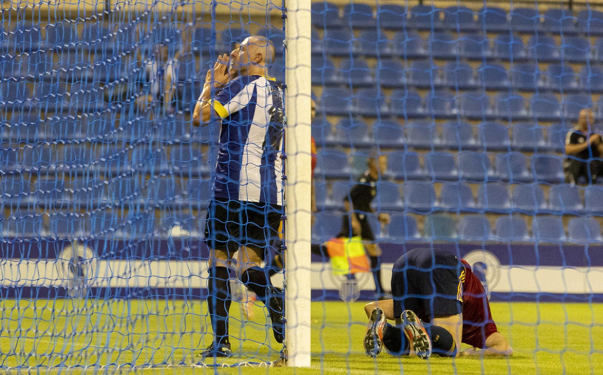 Leyendas del Hércules frente a leyendas de la Selección Española: Las imágenes del partido del Centenario