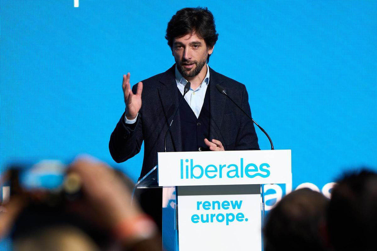 DIMISIÓN CIUDADANOS |  Adrián Vázquez dijo como líder de Ciudadanos entablar negociaciones con el PP