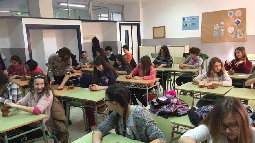 El IES Cabo de la Huerta de Alicante motiva a sus alumnos con concursos de la tele