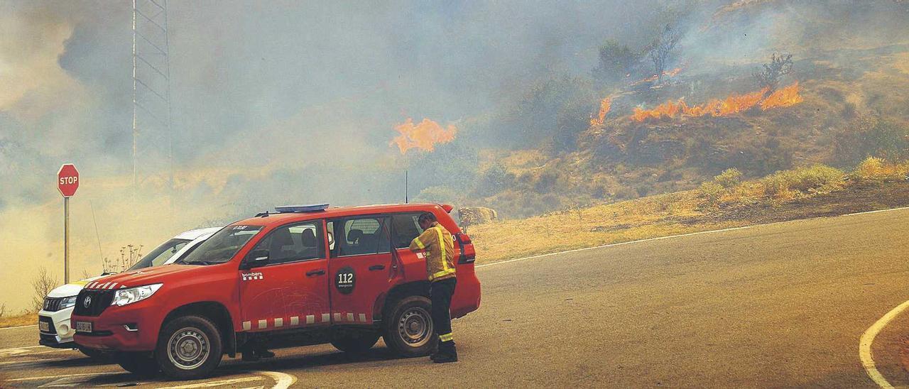 Un cotxe de Bombers arribant en un incendi, en una imatge d’arxiu. | ACN