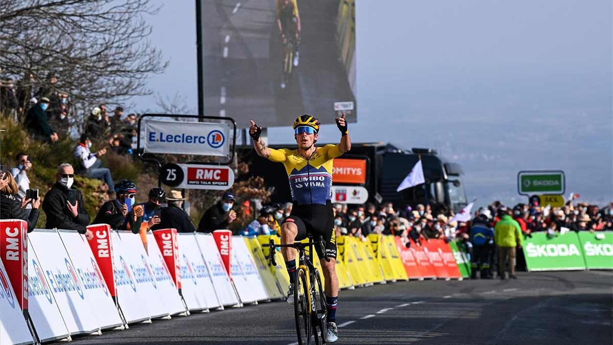 Roglic celebrando el triunfo de hoy