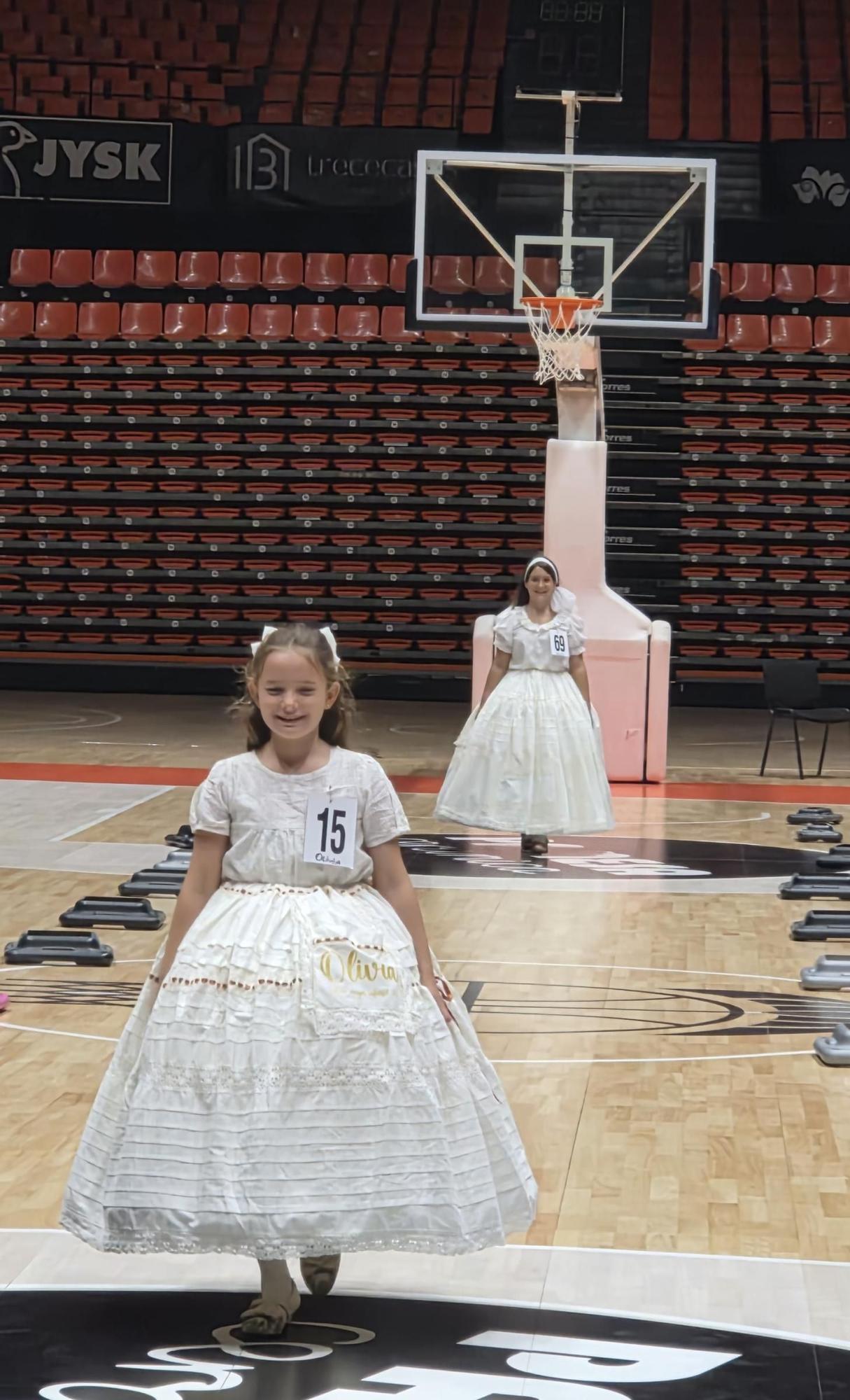 Asi ha sido el ensayo de la elección de candidatas a Falleras Mayores de València 2026