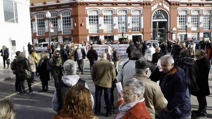 Concentración contra las listas de espera en la sanidad pública