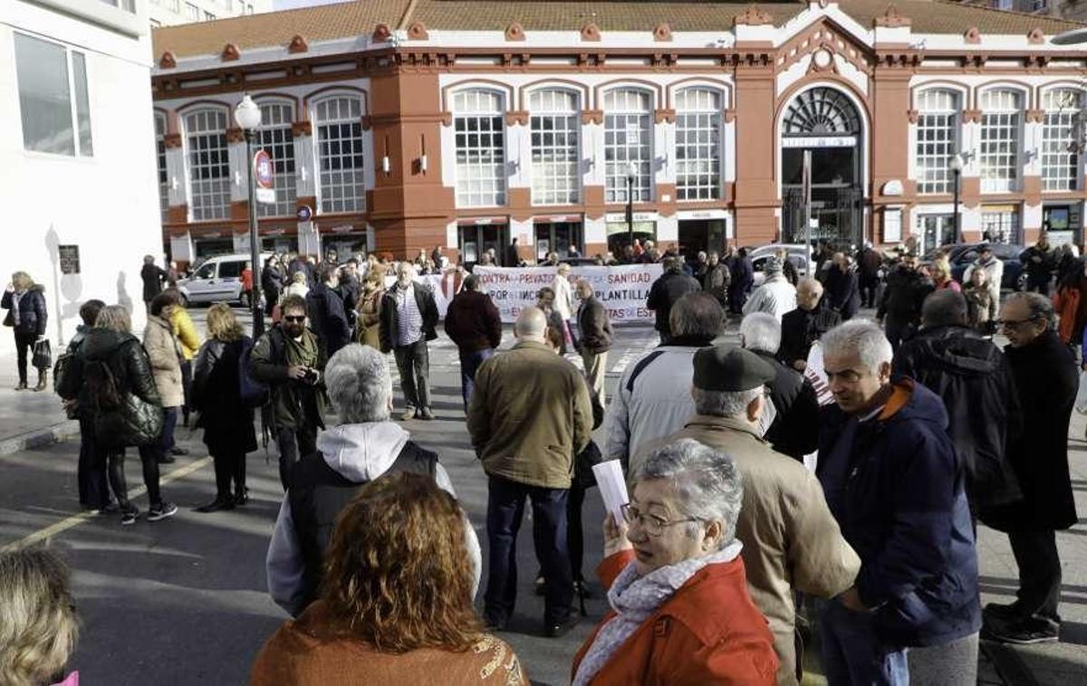 Concentración contra las listas de espera en la sanidad pública