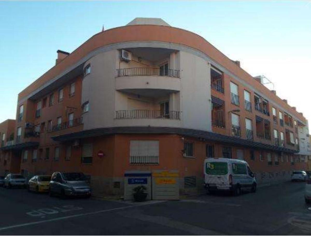 Edificio en el que se encuentra el inmueble subastado en Benifairó de les Valls.