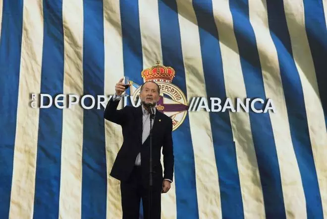 Continúa la celebración del ascenso: recepción en Abanca y fiesta en MEGA
