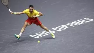 Roberto Bautista remonta ante Arthur Fils y da el primer punto a España ante Francia