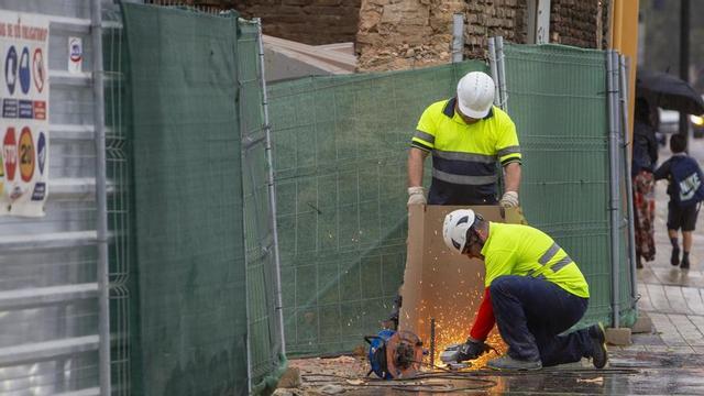 El desempleo en la eurozona cayó una décima en octubre, hasta el 6,5%.