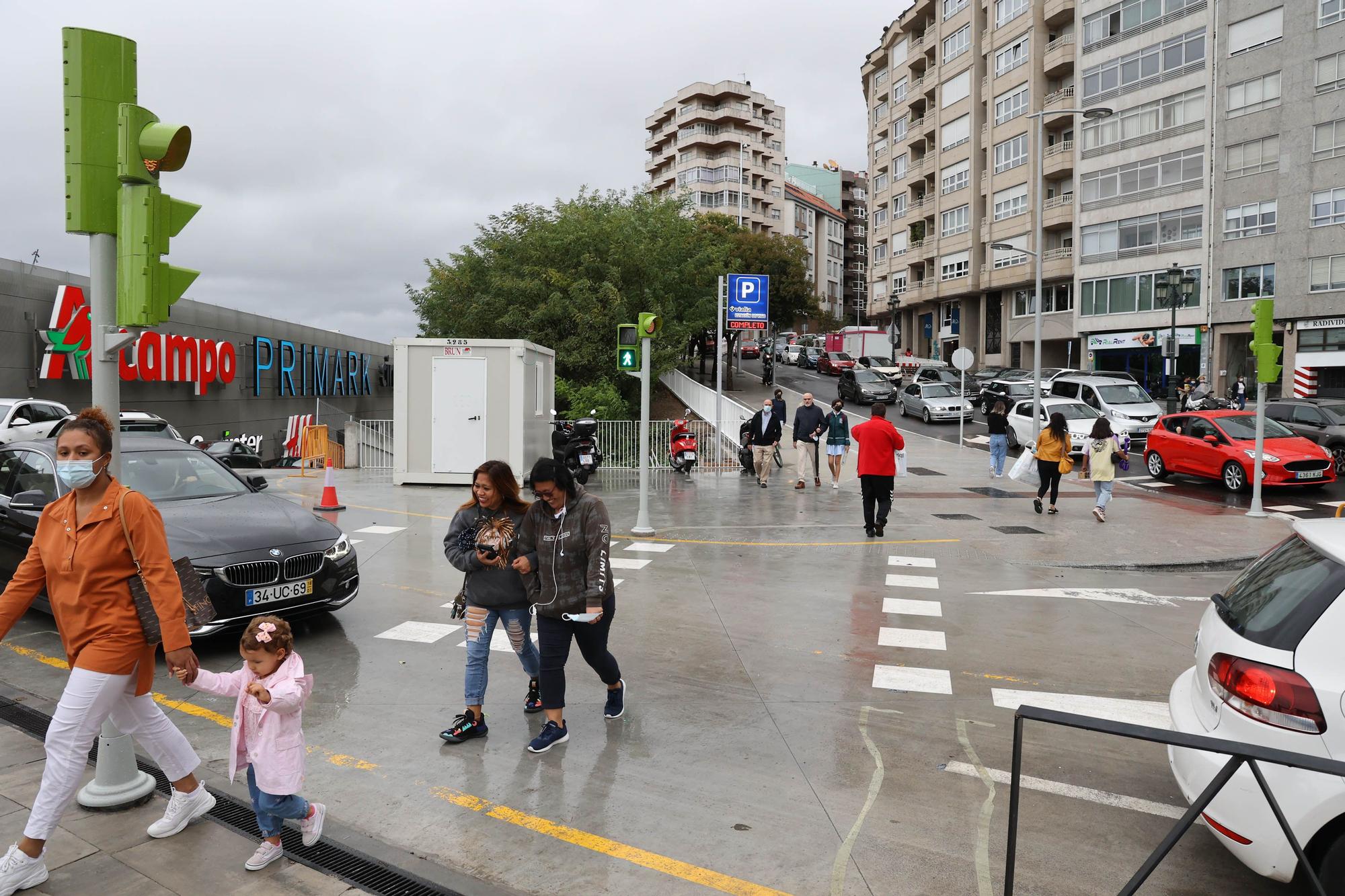 Vialia se llena en su primer sábado gracias a la lluvia