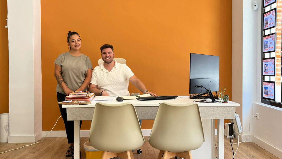 Noelia Calvo Domínguez y Noelia Calvo Domíngue, agentes inmobiliarios Puerta del Duero