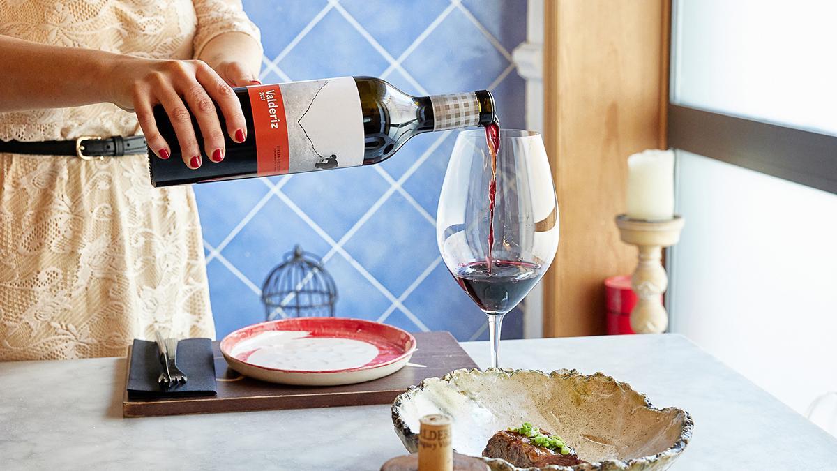 Valderiz 2021, elaborado en Roa por la familia Esteban, encarna la pureza de un vino parcelario fiel al terruño ribereño