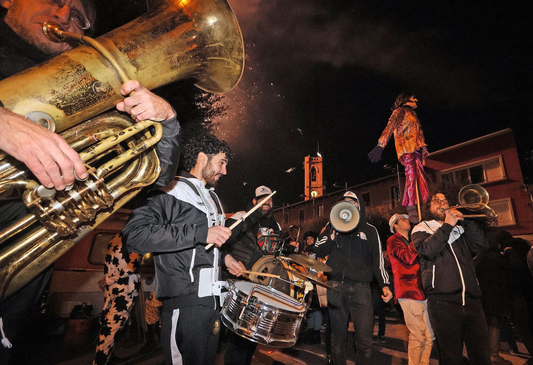 Sallent es desferma amb una rebuda gegantina entre focs d’artifici