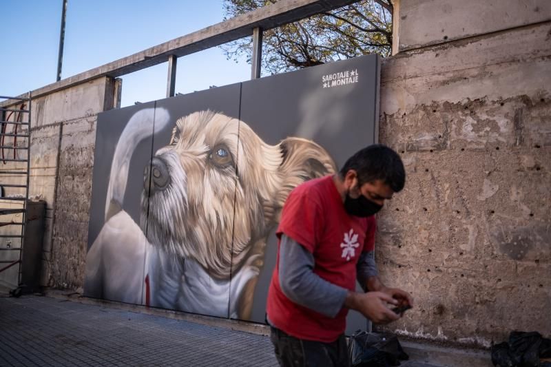 Mural alegórico en el parque canino de Las Indias