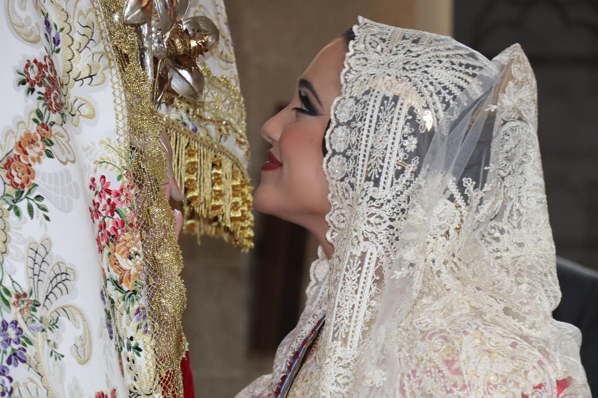 Así ha sido el Besamanos de las falleras mayores y cortes de honor 2025