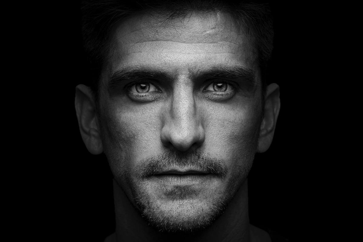 Gerard Moreno, capitán del Villarreal, retratado por César Viera.