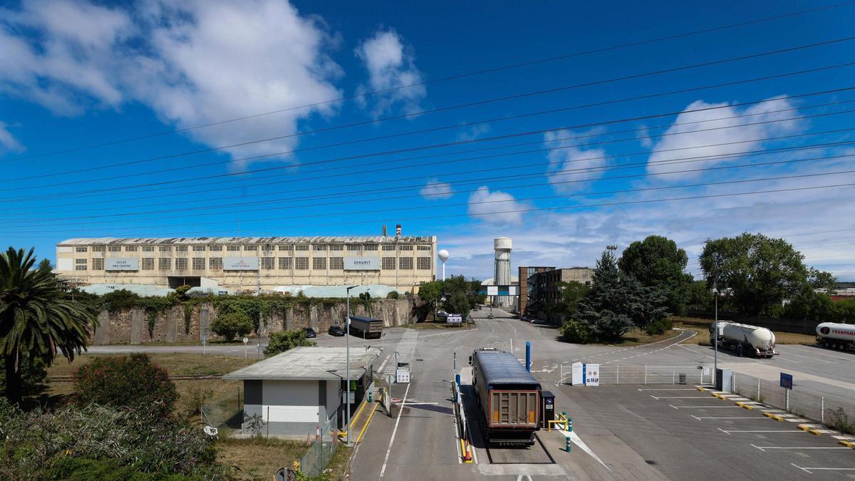 Acceso principal a Saint Gobain.