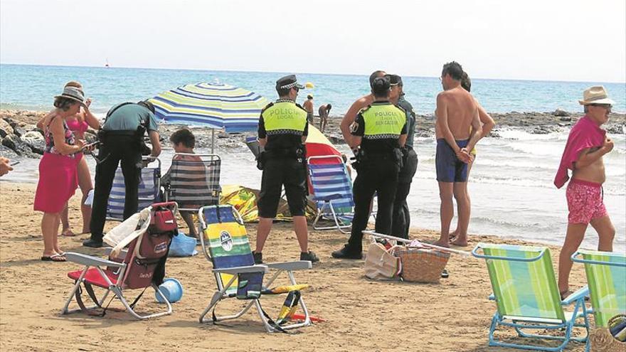 Un turista de 75 años muere en la playa del Voramar de Benicàssim