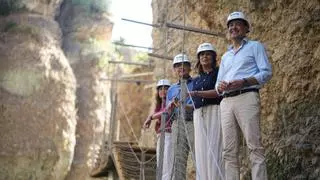 Juanma Moreno inaugura la segunda fase del Camino del Desfiladero del Tajo en Ronda: "Es una de las grandes maravillas que tenemos en Andalucía"