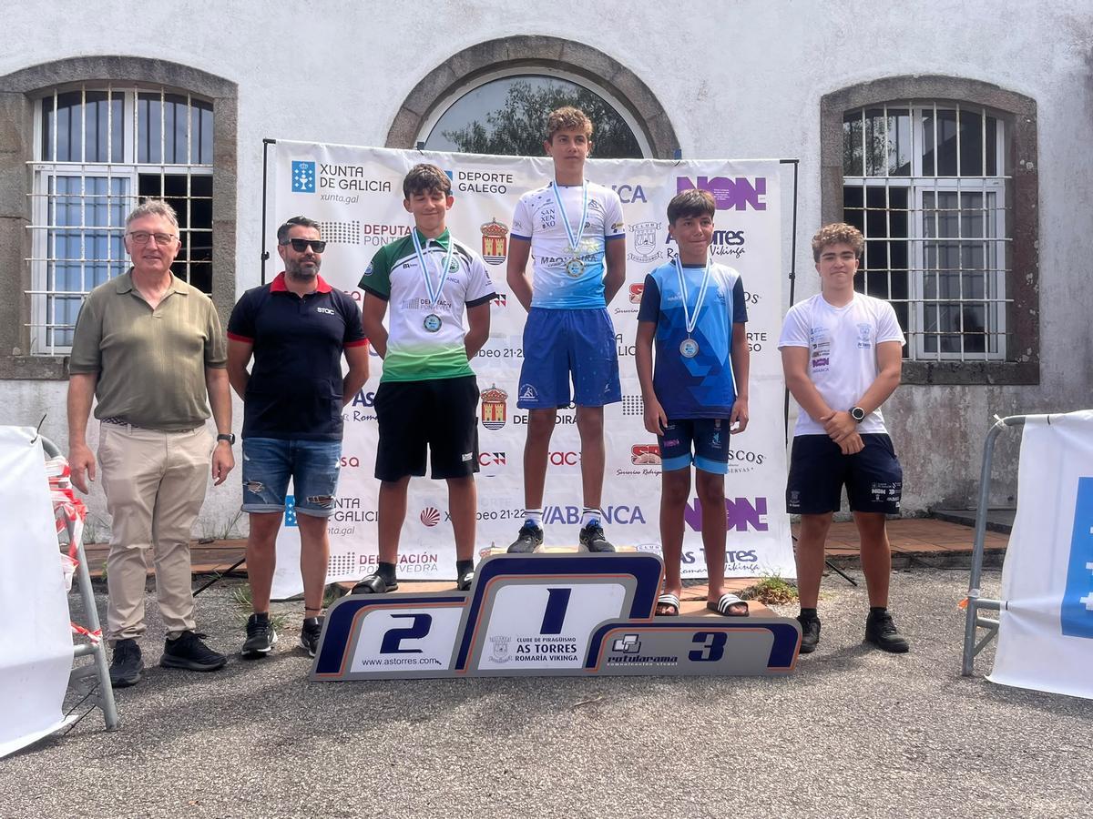 El podio masculino de Infantil A K1.