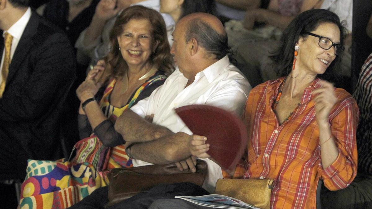 Alborch junto a Francis Montesinos y Paola Dominguín.