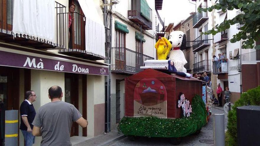 Las carrozas de l’Anunci entran en Morella