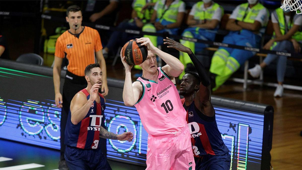 El Barça vence al Baskonia y se mete en la final de la Supercopa