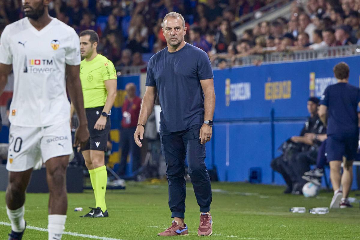 Hansi Flick en el Estadi Johan Cruyff durante el Barça-Valencia