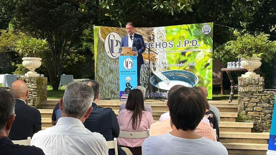 Acto conmemorativo por el 65 aniversario de Manufacturados del Caucho J. P. D.