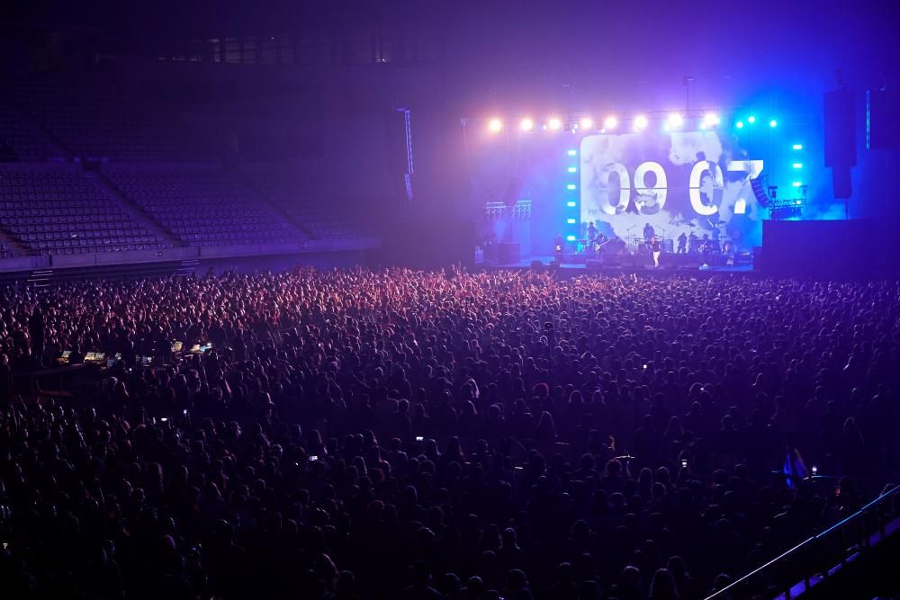 Moments del concert de 'Love of Lesbian' aquest dissabte al Palau Sant Jordi