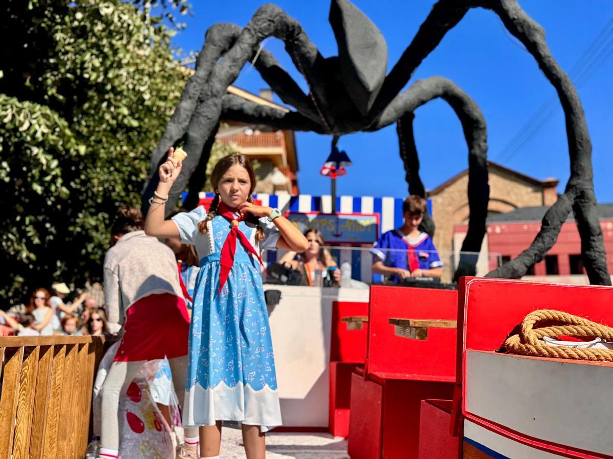 La desfilada de carrosses llueix a Puigcerdà amb tot el seu esplendor en els 140 anys de la Festa de l'Estany La desfilada de carrosses llueix a Puigcerdà amb tot el seu esplendor en els 140 anys de la Festa de l'Estany
