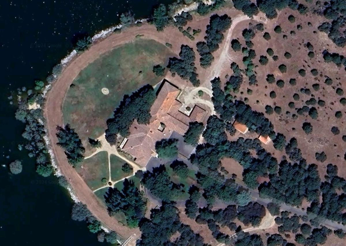 Vista aérea de la residencia Santillana donde se reúne el Gobiuerno de Ayuso.