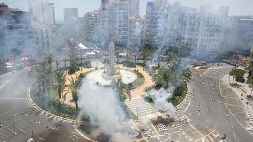 La mascletà se queda en Luceros