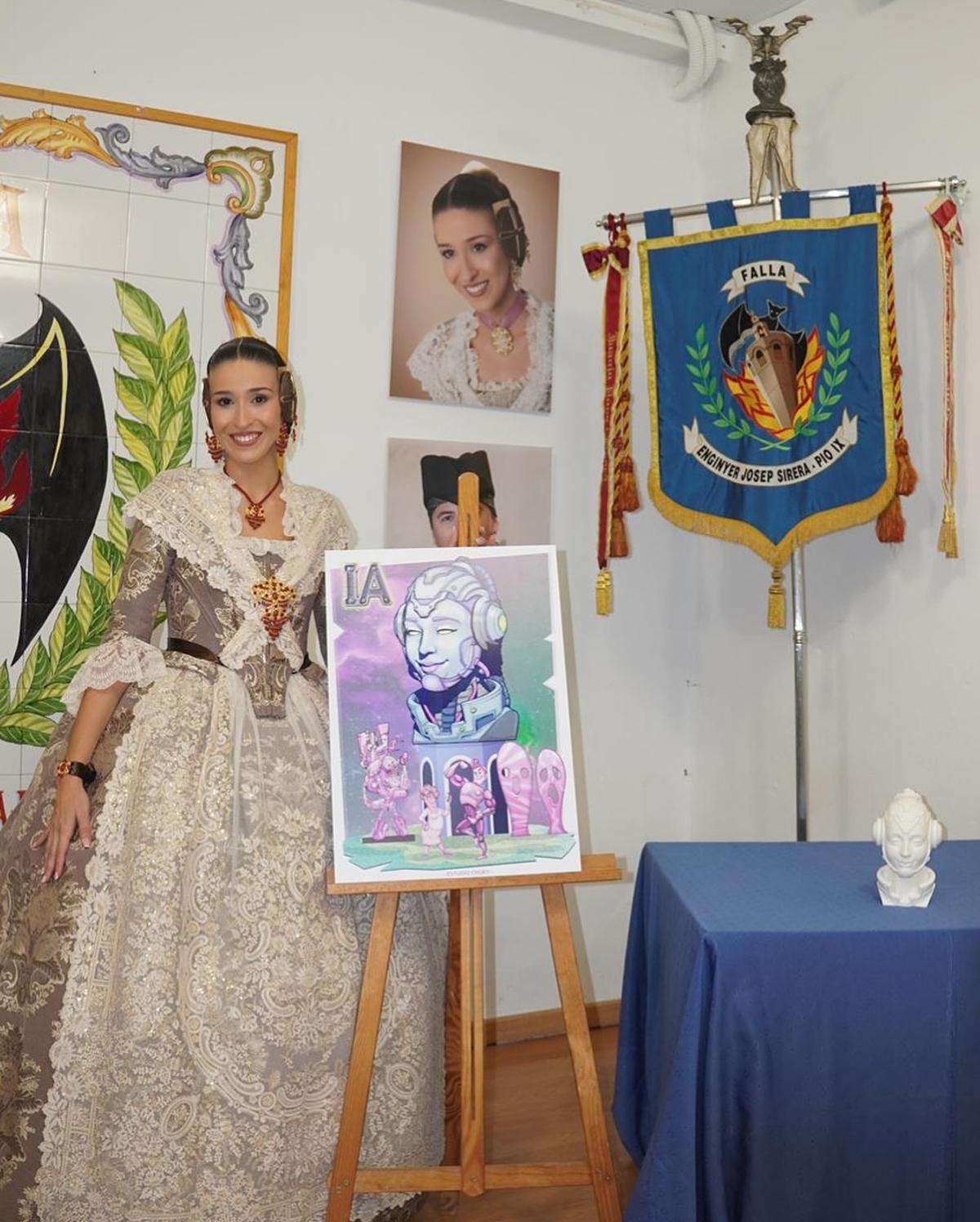 Marina, en persona y en foto, en la presentación de su boceto