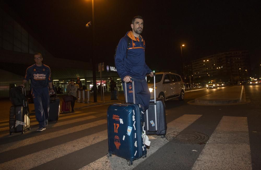 Llegada del Valencia Basket tras Copa del Rey