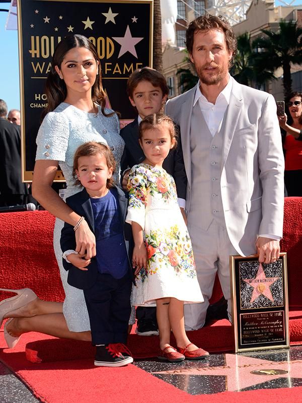 La familia McConaughey en el Paseo de la Fama