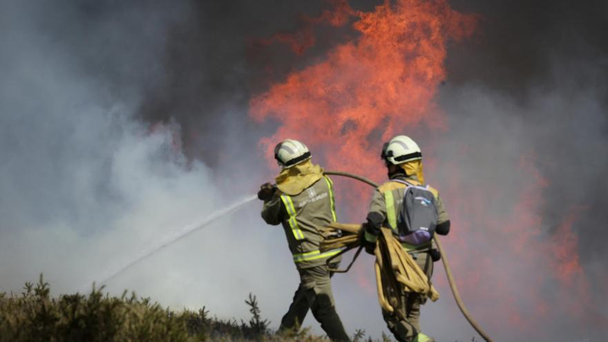 Incendios en Galicia, en directo | Evolución de los incendios forestales, olas de calor y fenómenos metereológicos en Galicia