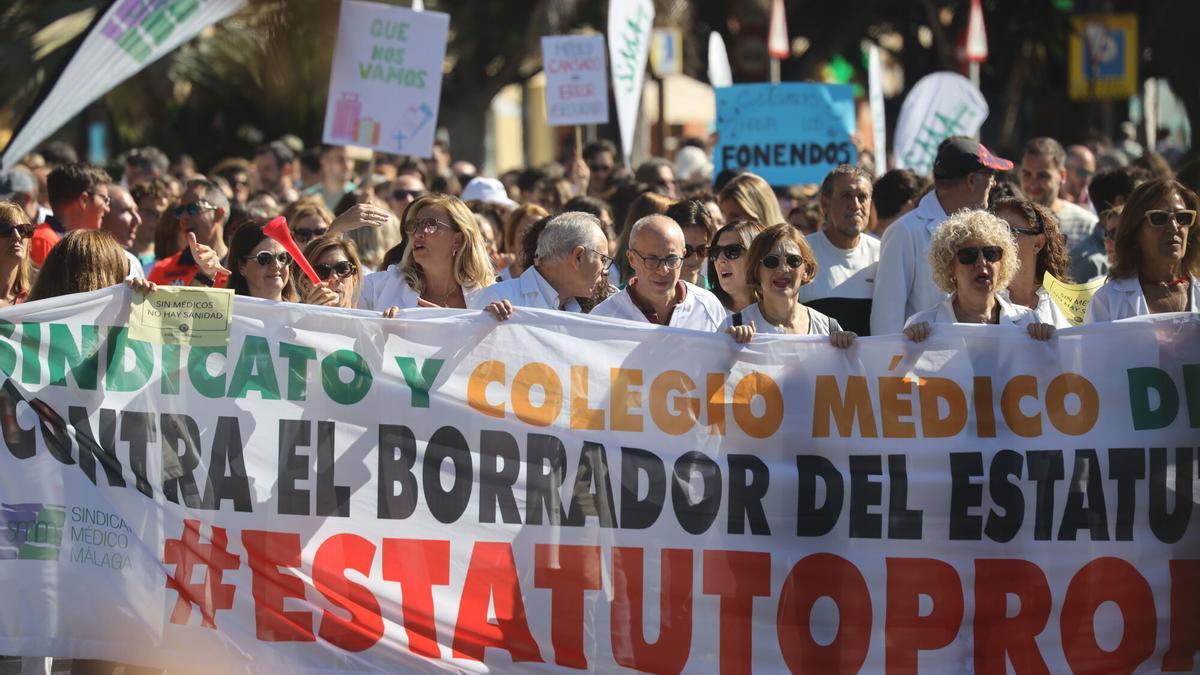 Fotos de la manifestación de médicos en Málaga contra el Estatuto Marco