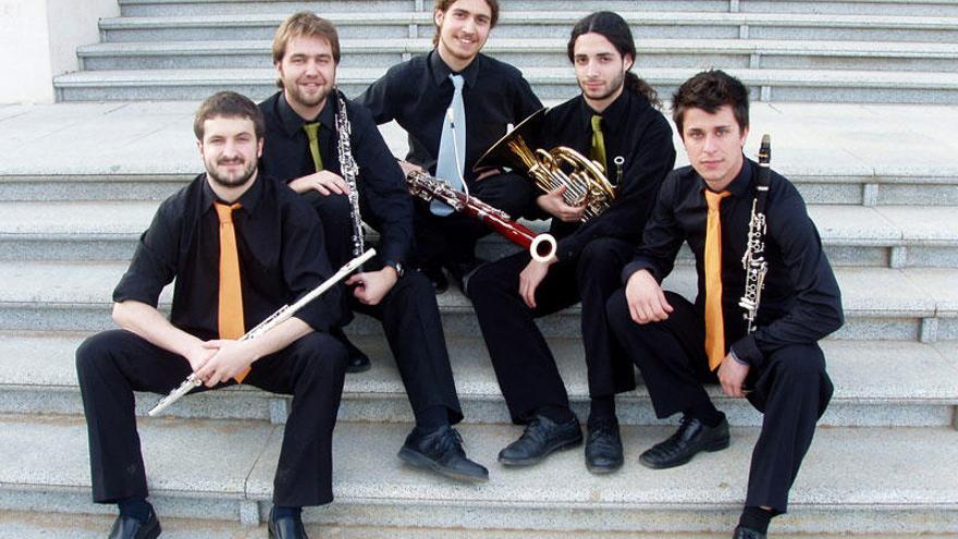 El Quintet Frontela actua a Roses.