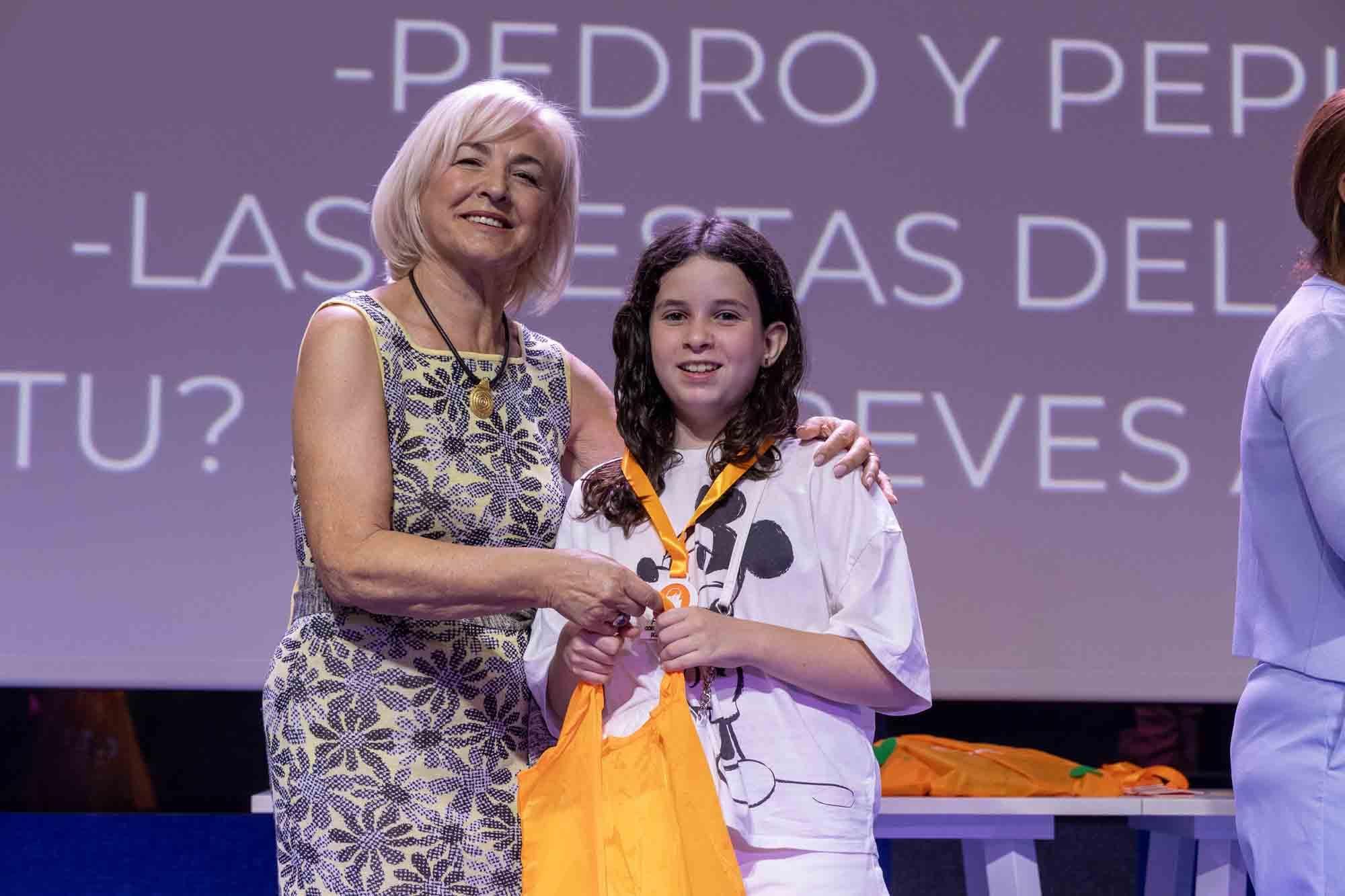 Entrega de premios del concurso infantil de relatos cortos "Cuéntame un cuento para comer" en el Club INFORMACIÓN organizado por COES
