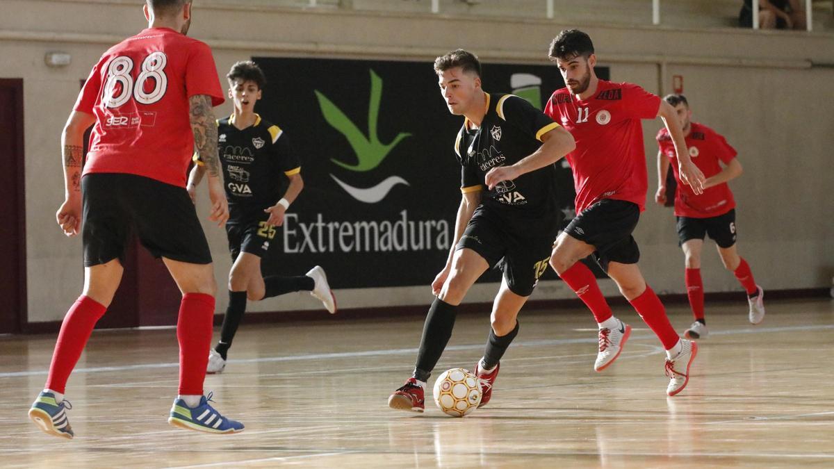 Acción de uno de los partidos del Cáceres Universidad.