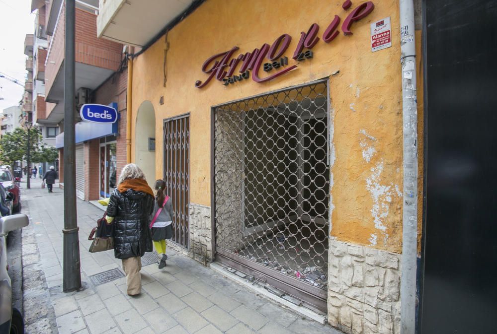 El pequeño comercio cierra en Alicante